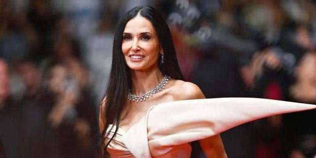 Demi Moore, 61, Ditches Her Criticized Long Hair: Fans React to Her New ‘So Flattering’ Sleek Hairdo